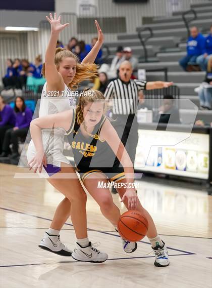 Thumbnail 3 in Salem vs. Brownsburg (Sneakers for Santa Shootout) photogallery.