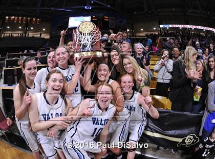 Thumbnail 1 in Evergreen vs. Valor Christian (CHSAA 4A Final) photogallery.