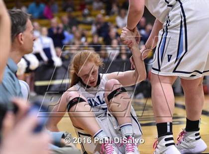 Thumbnail 1 in Evergreen vs. Valor Christian (CHSAA 4A Final) photogallery.