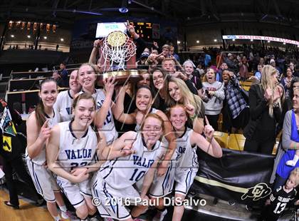 Thumbnail 3 in Evergreen vs. Valor Christian (CHSAA 4A Final) photogallery.