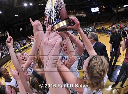 Thumbnail 3 in Evergreen vs. Valor Christian (CHSAA 4A Final) photogallery.