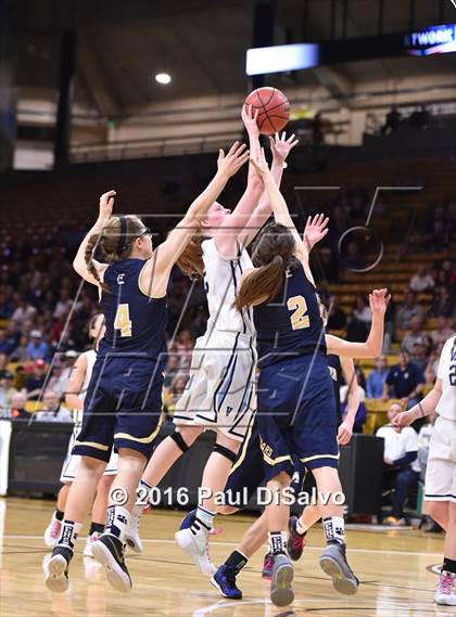 Thumbnail 2 in Evergreen vs. Valor Christian (CHSAA 4A Final) photogallery.