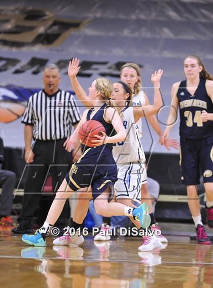 Thumbnail 3 in Evergreen vs. Valor Christian (CHSAA 4A Final) photogallery.