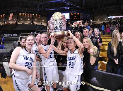 Thumbnail 1 in Evergreen vs. Valor Christian (CHSAA 4A Final) photogallery.