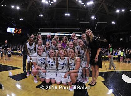 Thumbnail 2 in Evergreen vs. Valor Christian (CHSAA 4A Final) photogallery.