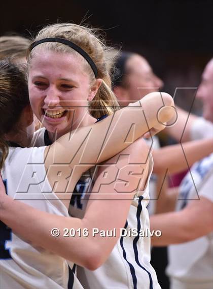 Thumbnail 1 in Evergreen vs. Valor Christian (CHSAA 4A Final) photogallery.