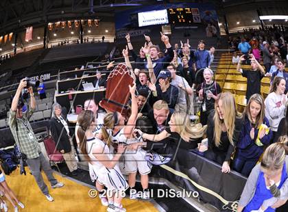 Thumbnail 3 in Evergreen vs. Valor Christian (CHSAA 4A Final) photogallery.