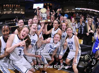 Thumbnail 2 in Evergreen vs. Valor Christian (CHSAA 4A Final) photogallery.