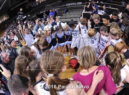 Thumbnail 3 in Evergreen vs. Valor Christian (CHSAA 4A Final) photogallery.