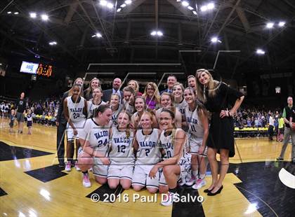 Thumbnail 1 in Evergreen vs. Valor Christian (CHSAA 4A Final) photogallery.