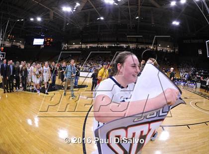 Thumbnail 3 in Evergreen vs. Valor Christian (CHSAA 4A Final) photogallery.