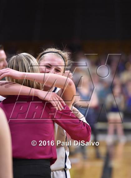 Thumbnail 2 in Evergreen vs. Valor Christian (CHSAA 4A Final) photogallery.