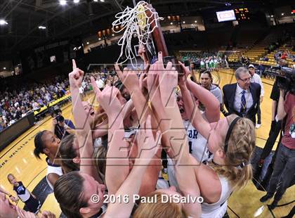Thumbnail 1 in Evergreen vs. Valor Christian (CHSAA 4A Final) photogallery.