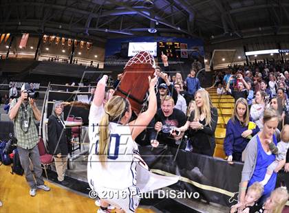 Thumbnail 1 in Evergreen vs. Valor Christian (CHSAA 4A Final) photogallery.