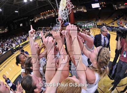 Thumbnail 3 in Evergreen vs. Valor Christian (CHSAA 4A Final) photogallery.