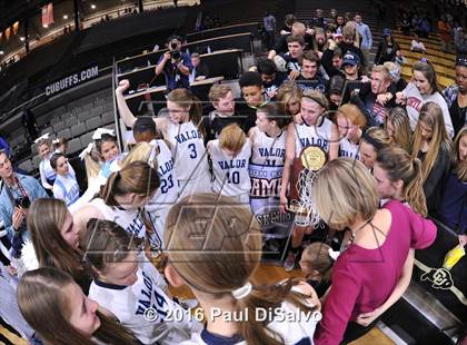 Thumbnail 1 in Evergreen vs. Valor Christian (CHSAA 4A Final) photogallery.