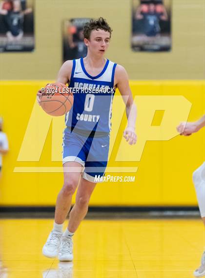 Thumbnail 3 in Fayetteville vs. McMullen County (UIL 3A Area Playoffs) photogallery.
