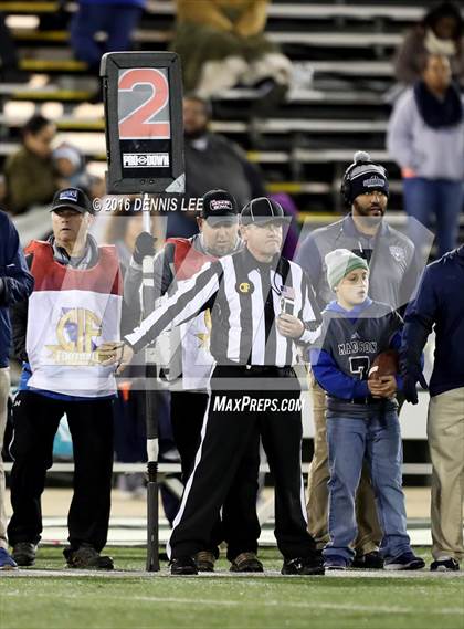 Thumbnail 1 in Valley Christian vs. Madison (CIF State Division 2–AA Final) photogallery.