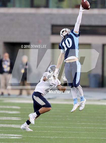 Thumbnail 1 in Valley Christian vs. Madison (CIF State Division 2–AA Final) photogallery.