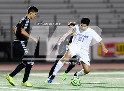 Thumbnail 2 in Le Grand vs. Cristo Rey (CIF SJS D7 Final) photogallery.