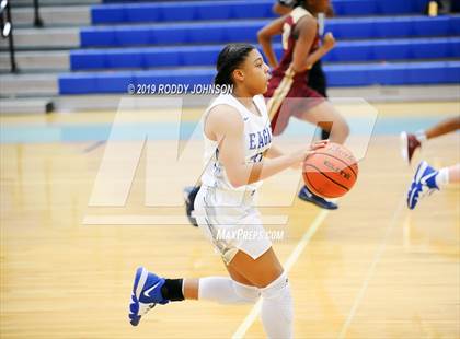 Thumbnail 2 in Barbers Hill vs. Cypress Woods (McDonald's Texas Invitational) photogallery.