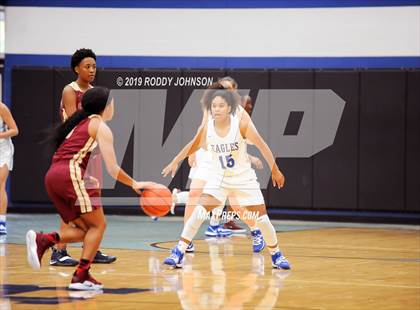 Thumbnail 1 in Barbers Hill vs. Cypress Woods (McDonald's Texas Invitational) photogallery.