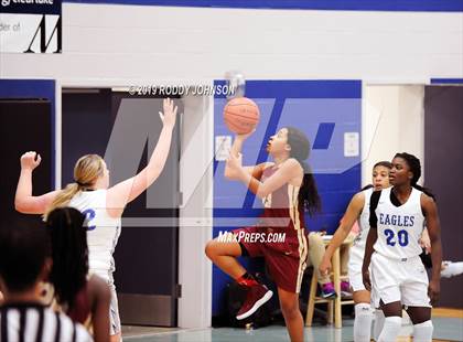 Thumbnail 2 in Barbers Hill vs. Cypress Woods (McDonald's Texas Invitational) photogallery.