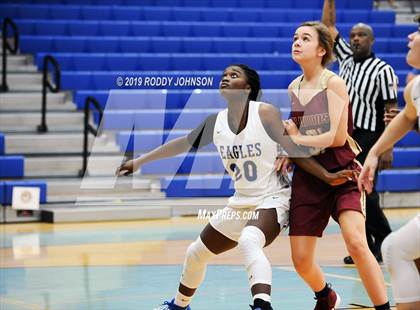 Thumbnail 2 in Barbers Hill vs. Cypress Woods (McDonald's Texas Invitational) photogallery.