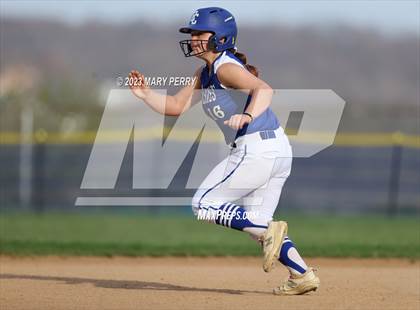 Thumbnail 3 in Blackhawk @ Ellwood City photogallery.