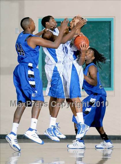 Thumbnail 1 in Jordan vs. Oakland (MaxPreps Holiday Classic) photogallery.