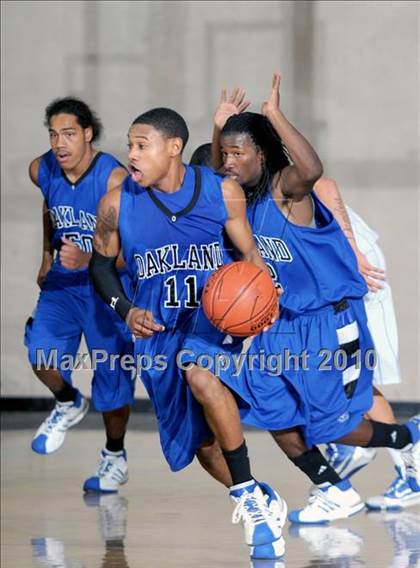 Thumbnail 3 in Jordan vs. Oakland (MaxPreps Holiday Classic) photogallery.