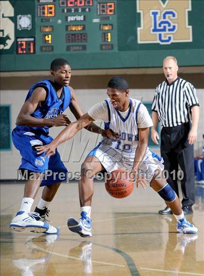 Thumbnail 1 in Jordan vs. Oakland (MaxPreps Holiday Classic) photogallery.