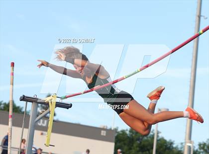 Thumbnail 2 in CIF State Track and Field Championship (Girls Pole Vault) photogallery.