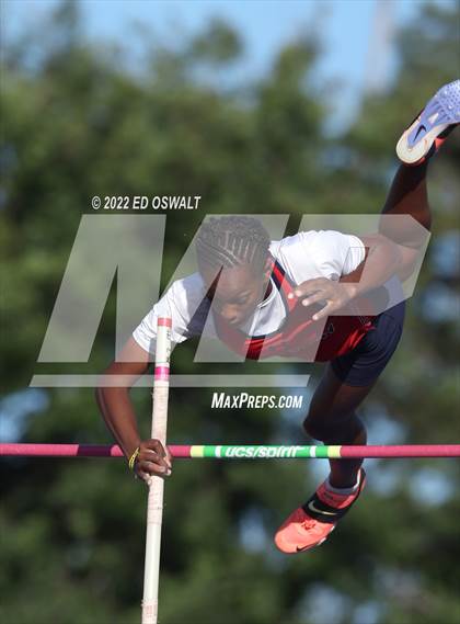 Thumbnail 3 in CIF State Track and Field Championship (Girls Pole Vault) photogallery.