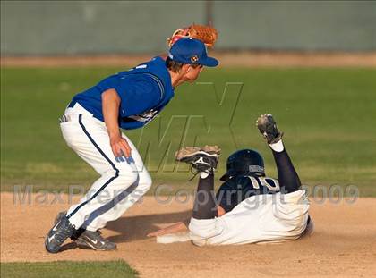 Thumbnail 3 in Elk Grove vs. Bingham (Lions Tournament) photogallery.