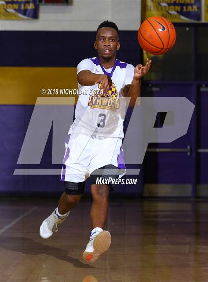Thumbnail 2 in Lynwood vs. Dominguez photogallery.