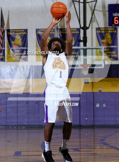 Thumbnail 2 in Lynwood vs. Dominguez photogallery.