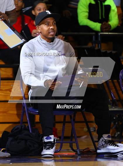 Thumbnail 3 in Lynwood vs. Dominguez photogallery.