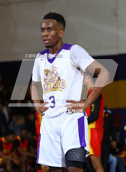 Thumbnail 3 in Lynwood vs. Dominguez photogallery.