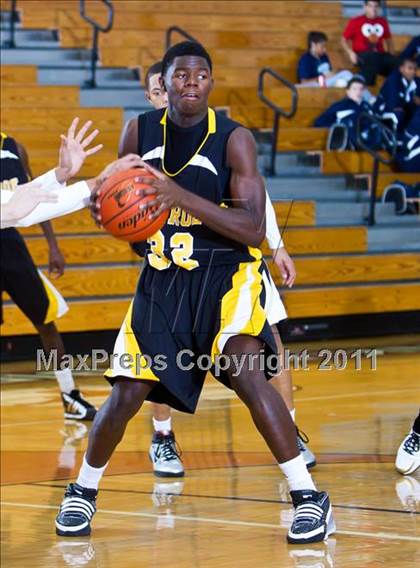 Thumbnail 1 in Pasadena Memorial vs Conroe (McDonald's Texas Invitational) photogallery.
