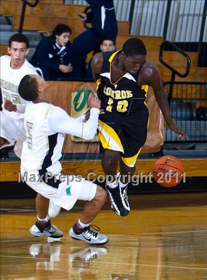 Thumbnail 2 in Pasadena Memorial vs Conroe (McDonald's Texas Invitational) photogallery.