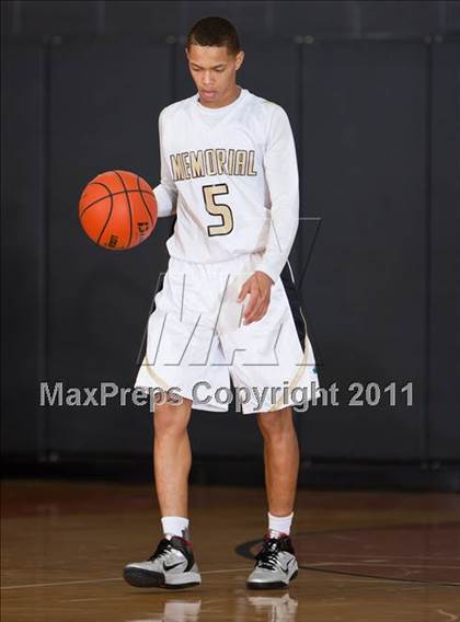 Thumbnail 3 in Pasadena Memorial vs Conroe (McDonald's Texas Invitational) photogallery.