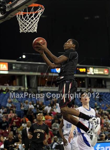 Thumbnail 2 in Alemany vs. Sacred Heart Cathedral (CIF State D3 Final) photogallery.
