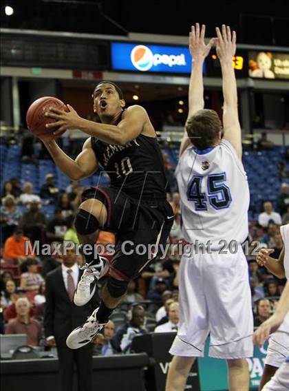 Thumbnail 2 in Alemany vs. Sacred Heart Cathedral (CIF State D3 Final) photogallery.