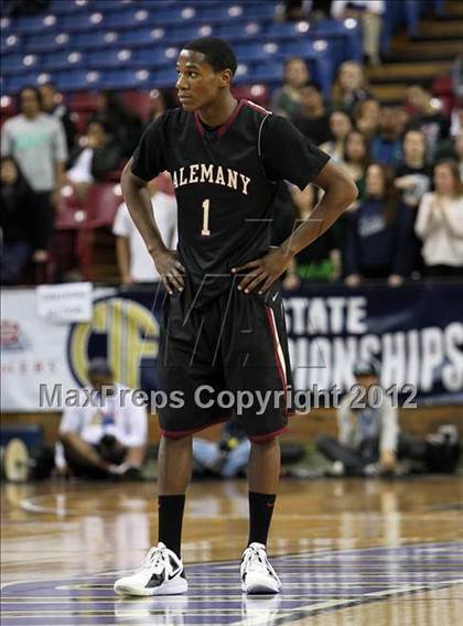 Thumbnail 2 in Alemany vs. Sacred Heart Cathedral (CIF State D3 Final) photogallery.