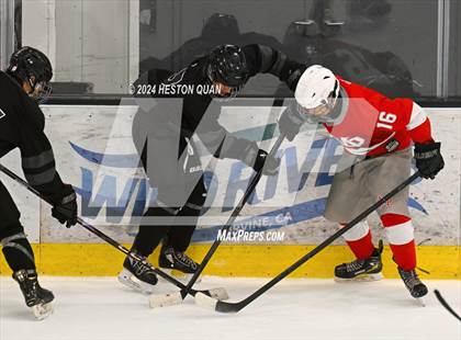 Thumbnail 1 in Mater Dei vs. Servite photogallery.