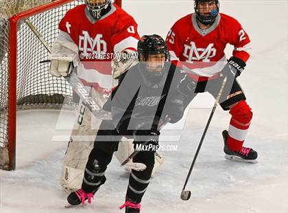Thumbnail 1 in Mater Dei vs. Servite photogallery.