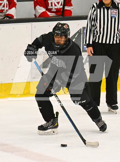 Thumbnail 3 in Mater Dei vs. Servite photogallery.