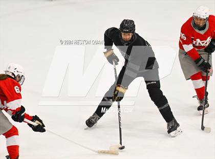 Thumbnail 1 in Mater Dei vs. Servite photogallery.