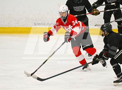 Thumbnail 1 in Mater Dei vs. Servite photogallery.